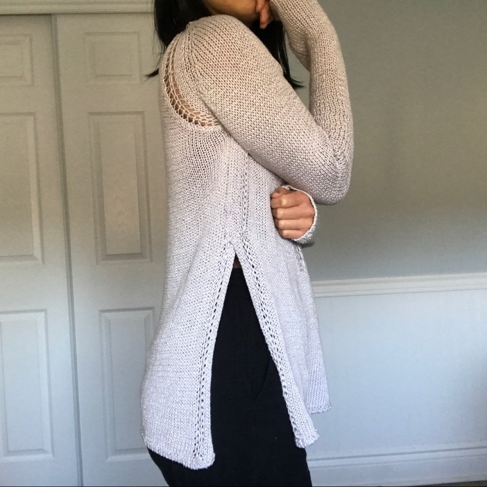 Zara Lilac Side Slit Sweater. Women’s size Small.